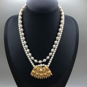 Curated bundle lot 2 vintage faux pearl necklaces.